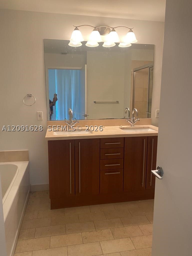 79 SW 12th St 2403-S