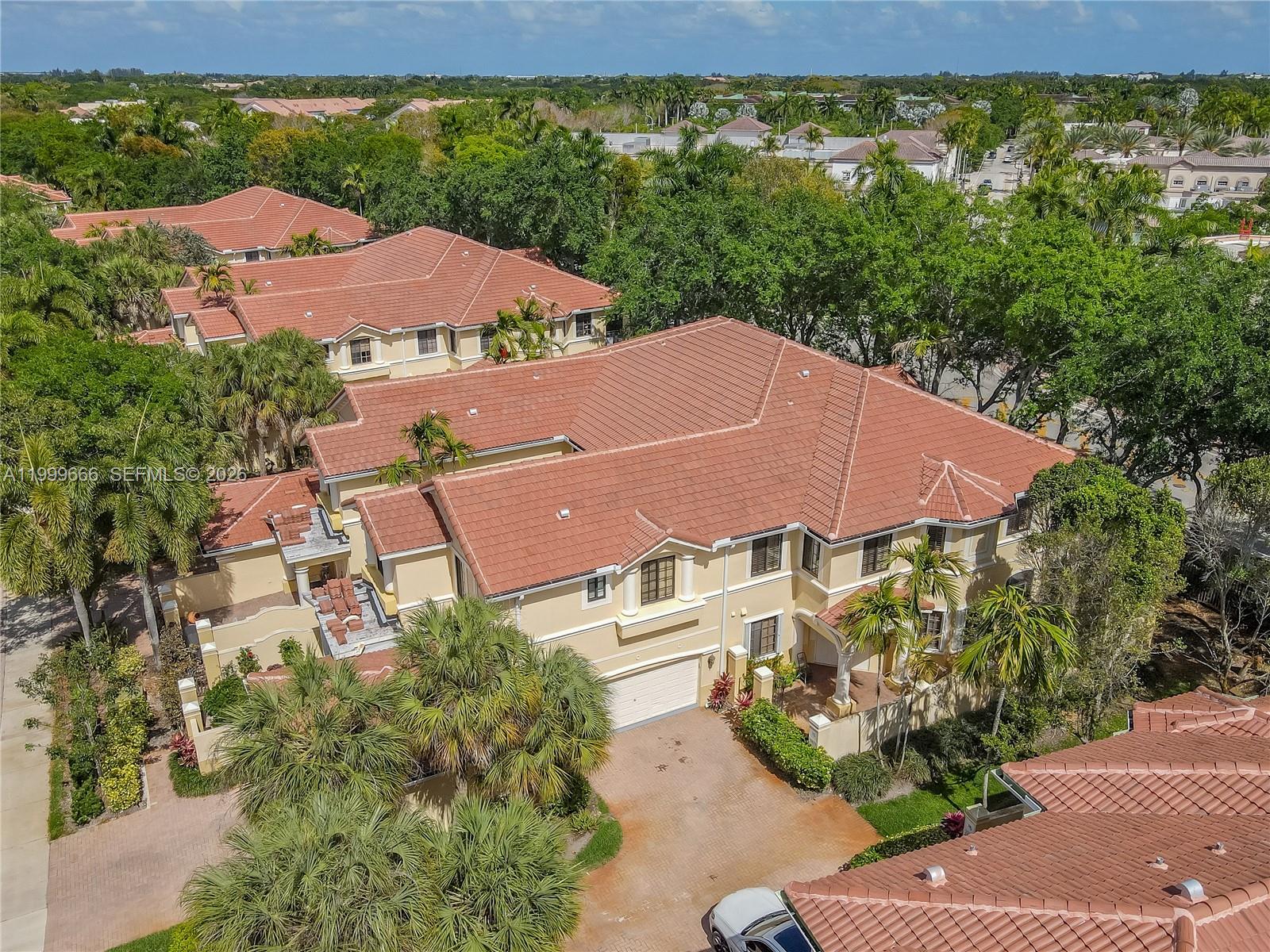 MARIPOSA POINTE AT WESTON - Residential