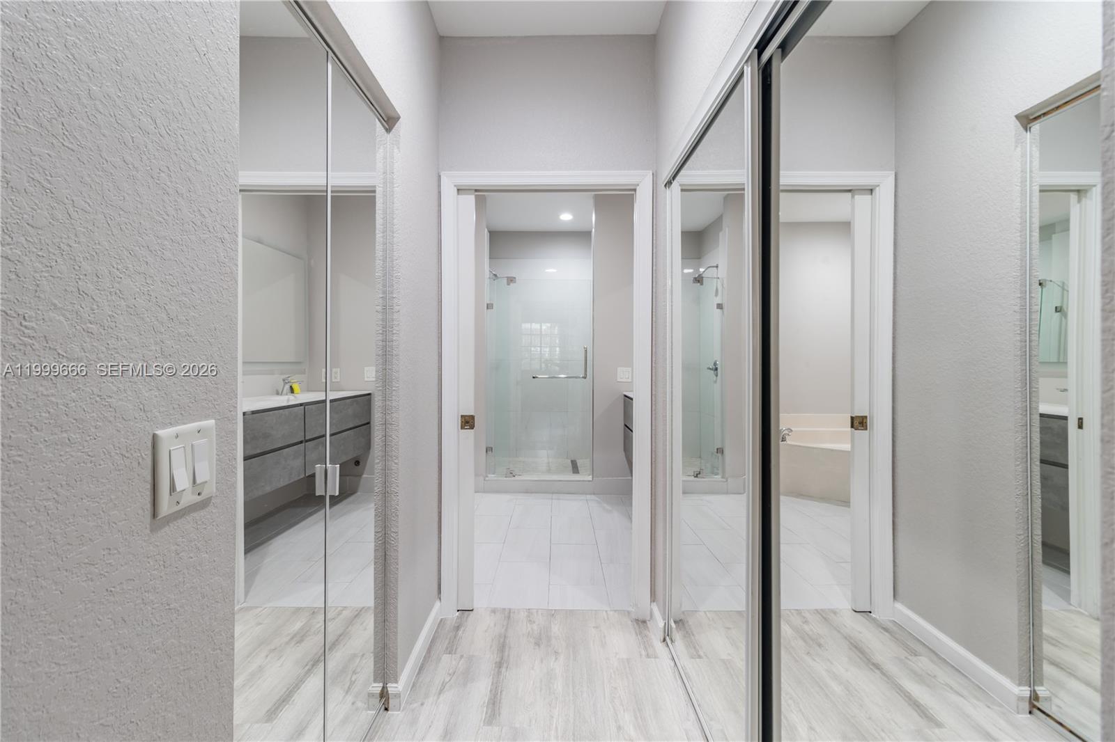 MARIPOSA POINTE AT WESTON - Residential