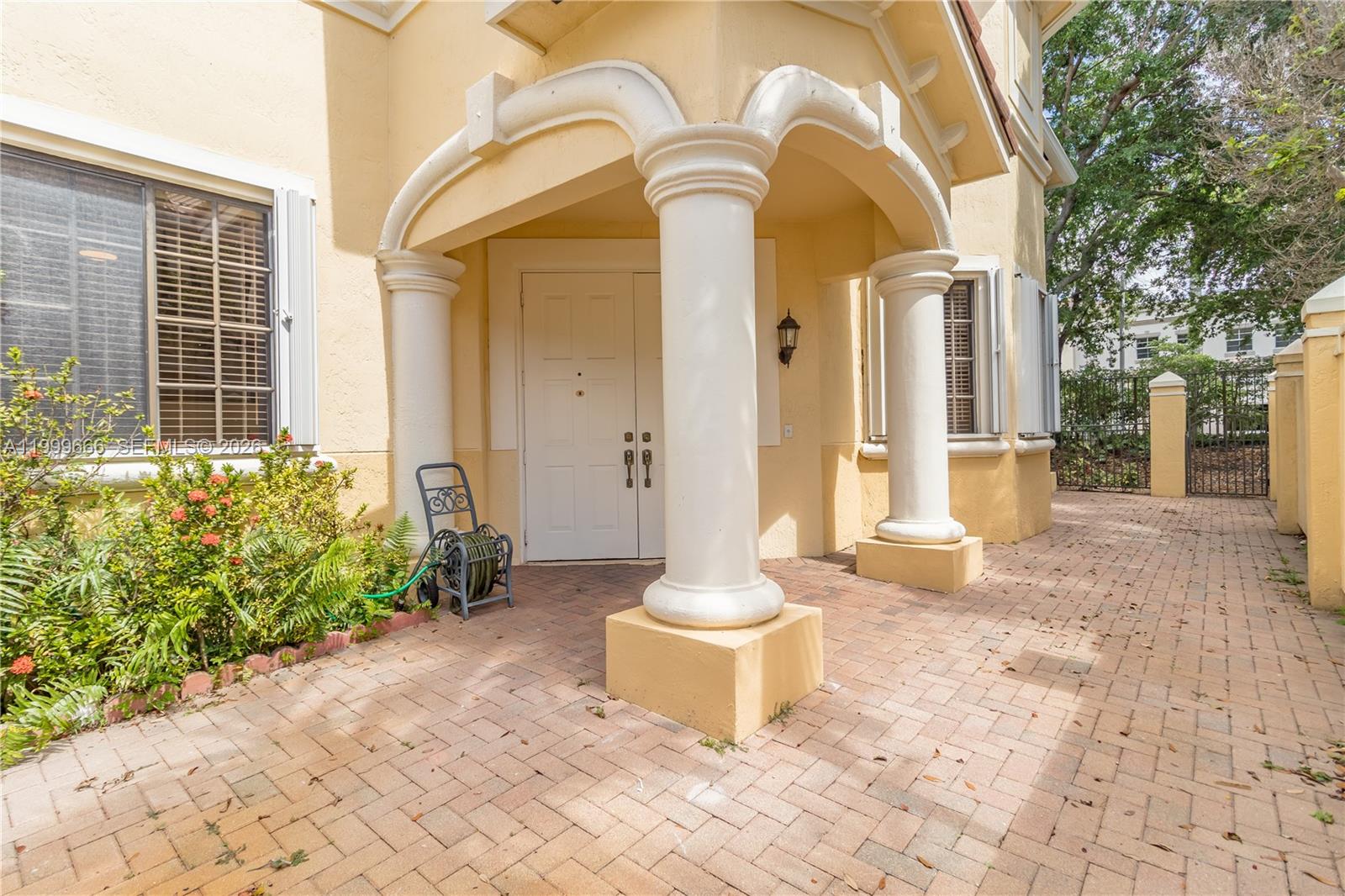 MARIPOSA POINTE AT WESTON - Residential