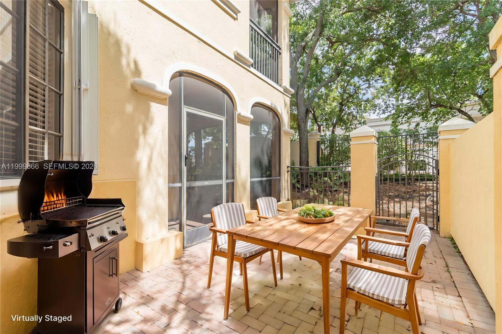 MARIPOSA POINTE AT WESTON - Residential