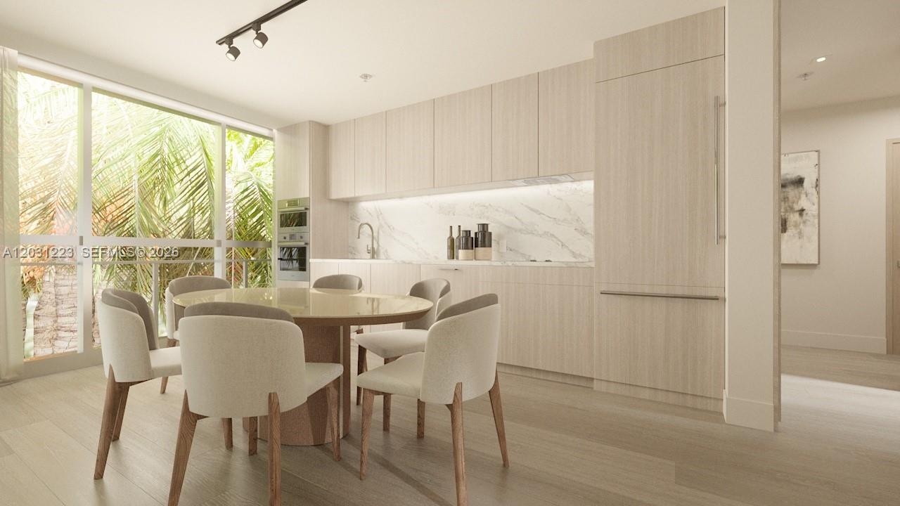 260 Collins Ave 303