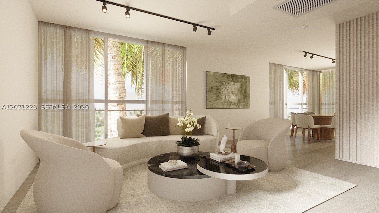 250 Collins Ave 303