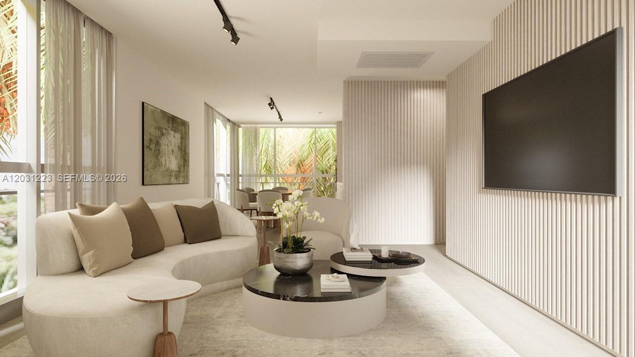 260 Collins Ave 303