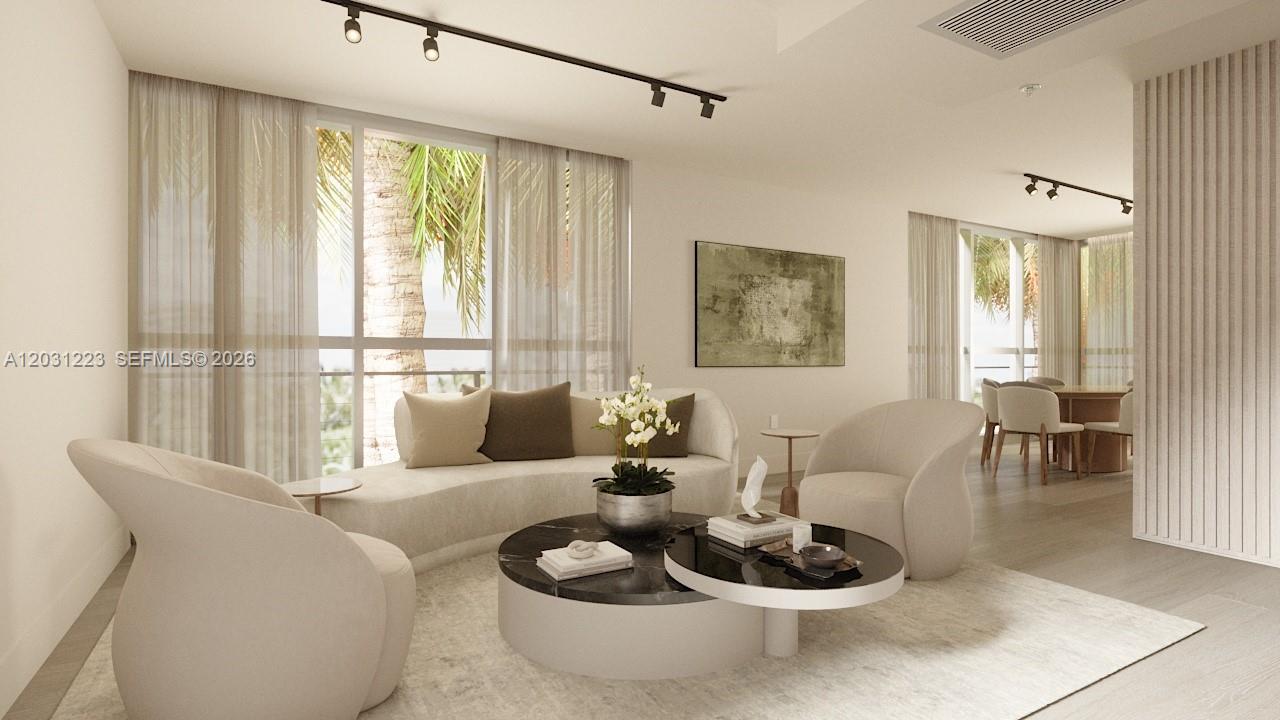 260 Collins Ave 303