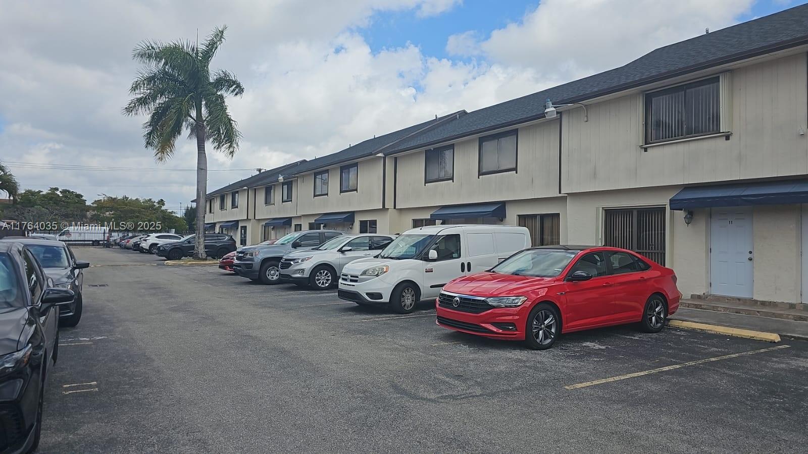 8430 Nw 8th St A11, Miami, Broward County, Florida - 2 Bedrooms  
3 Bathrooms - 