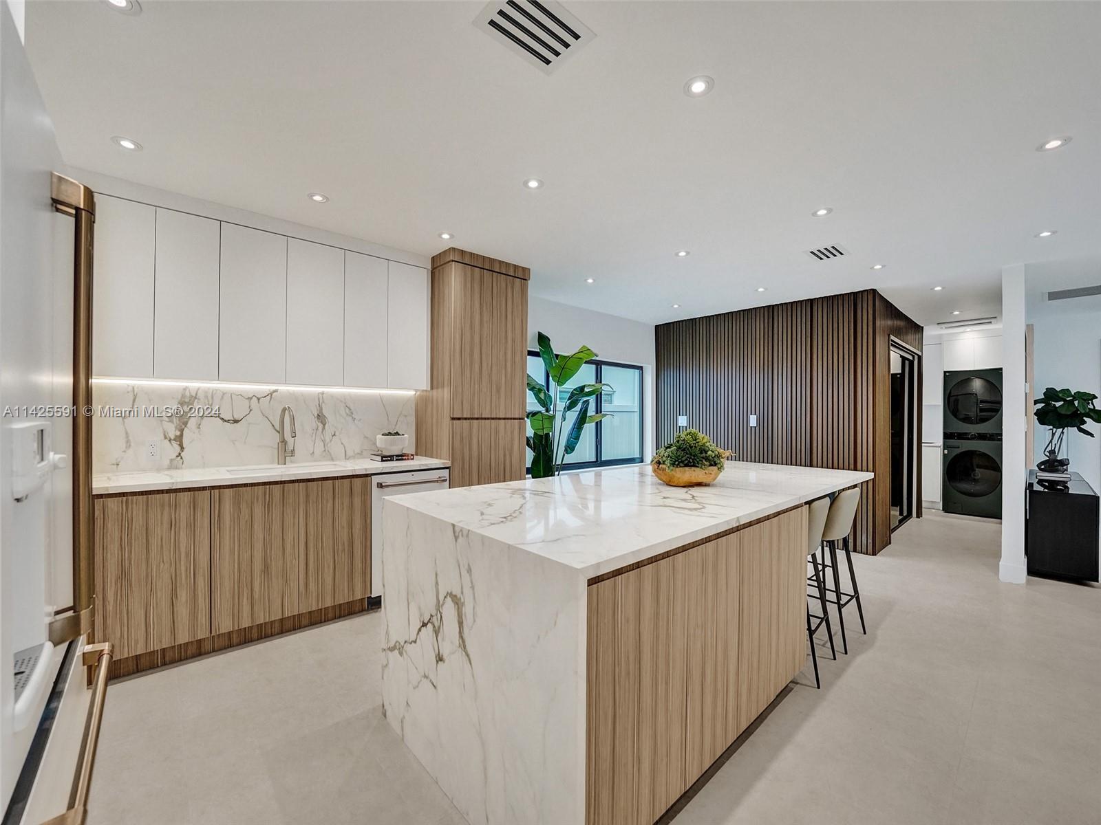 HIGHLAND WOODS SEC 4 - Residential