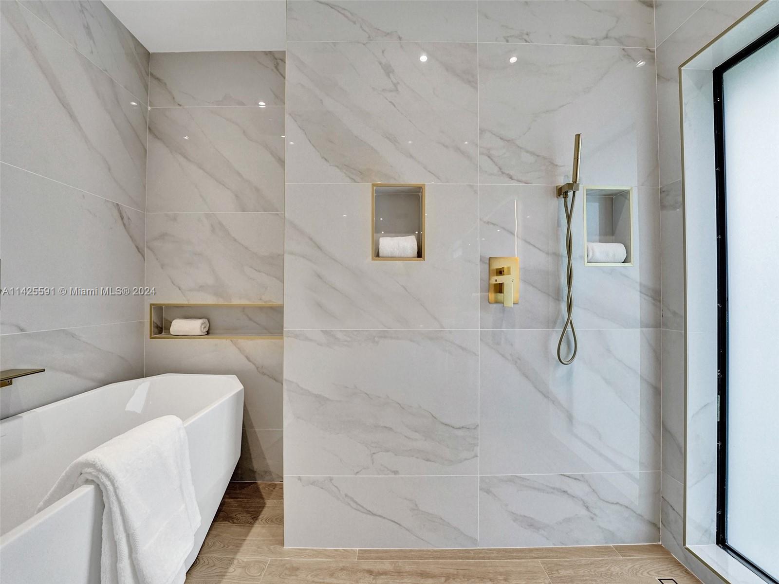 HIGHLAND WOODS SEC 4 - Residential