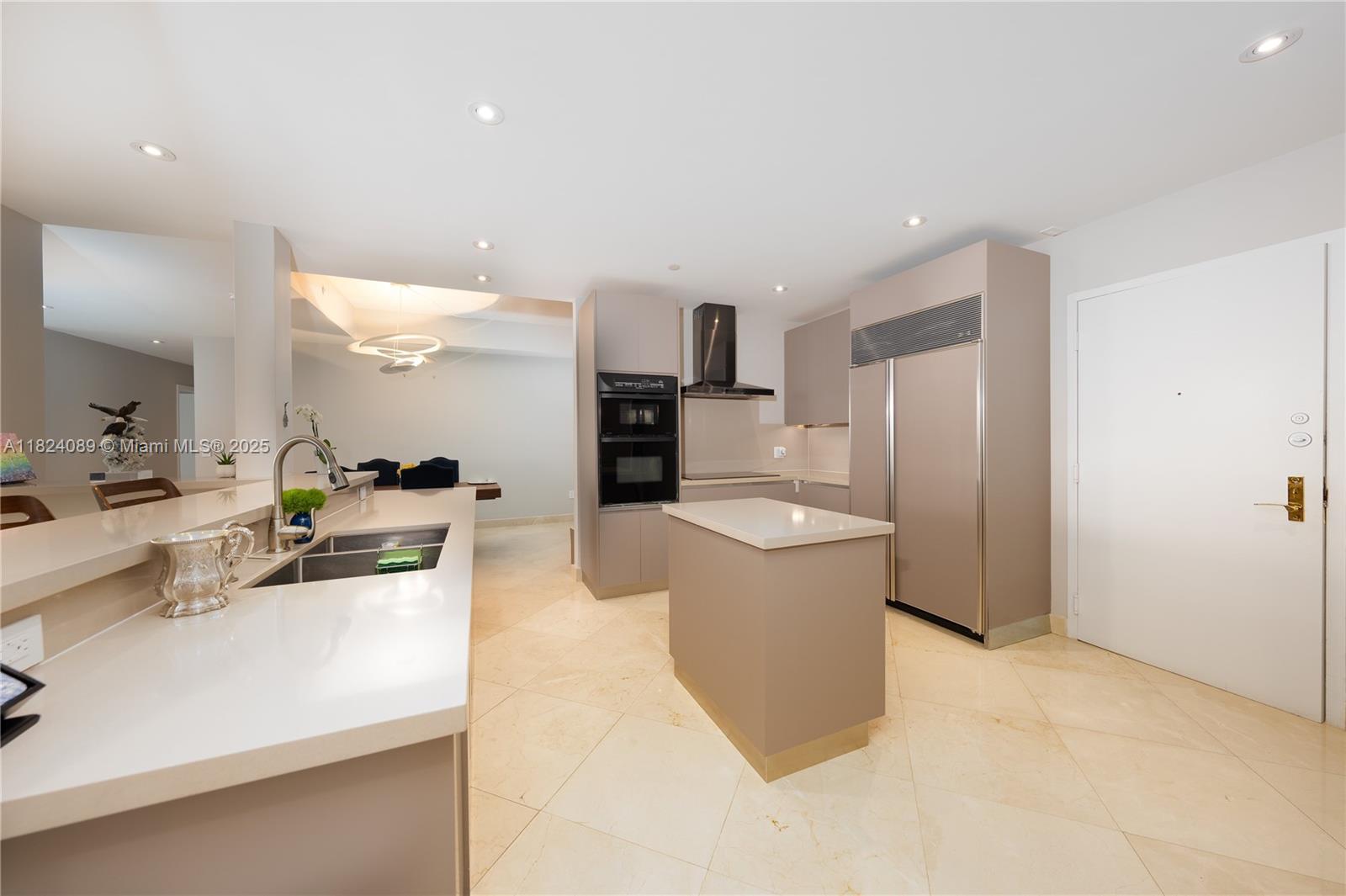 9559 Collins Ave SPH-G