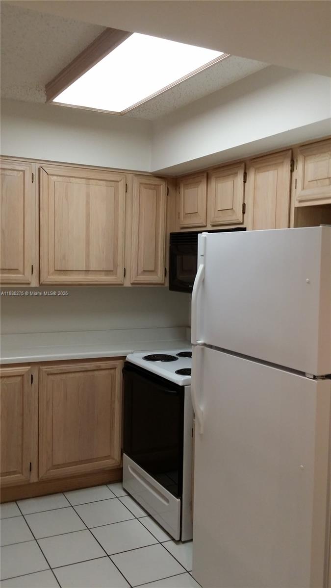 UNIVERSITY INN CONDO - Residential