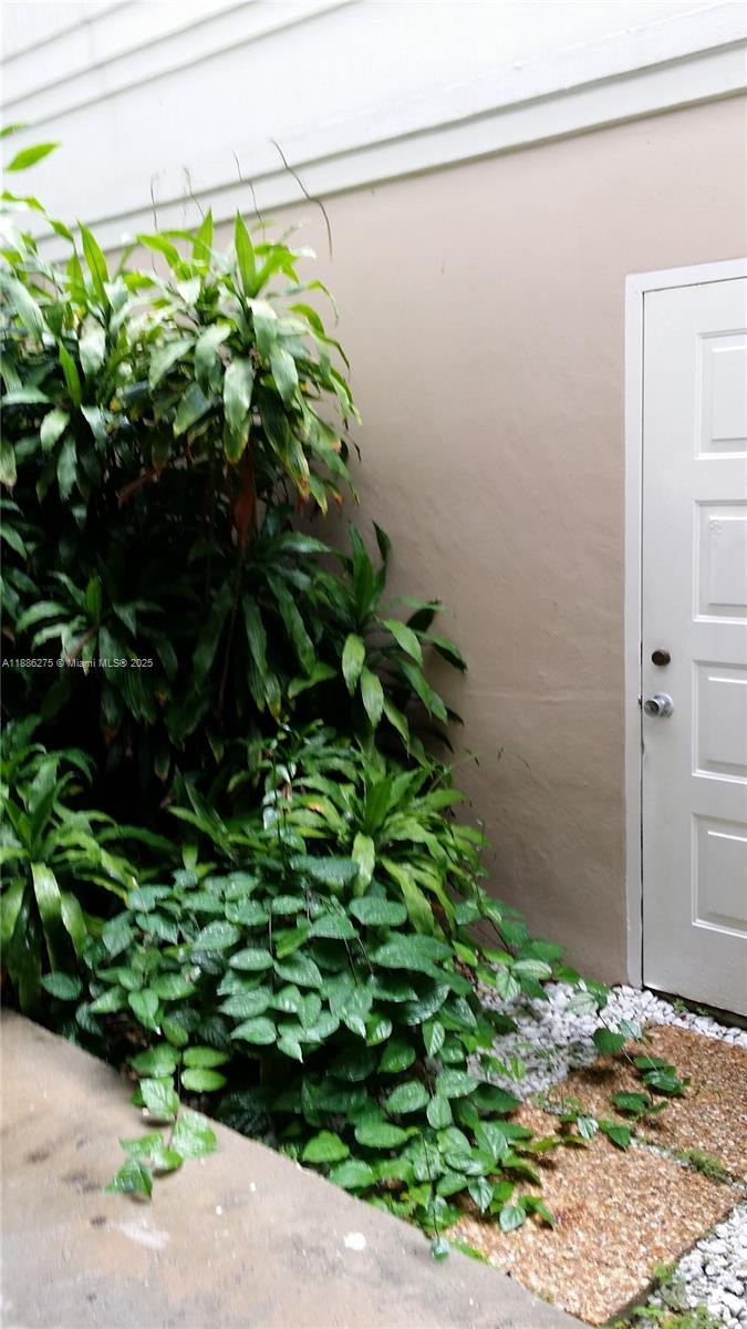UNIVERSITY INN CONDO - Residential
