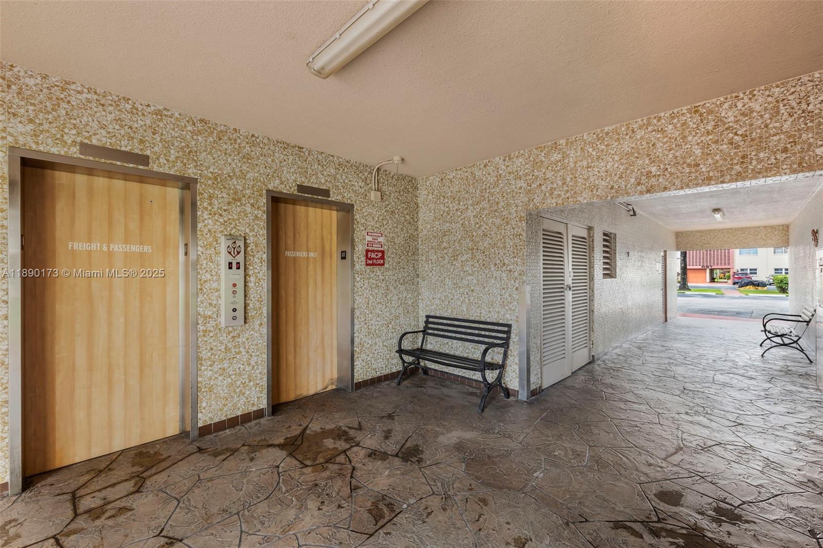 BEVERLY HILLS CONDO NUMBE - Residential