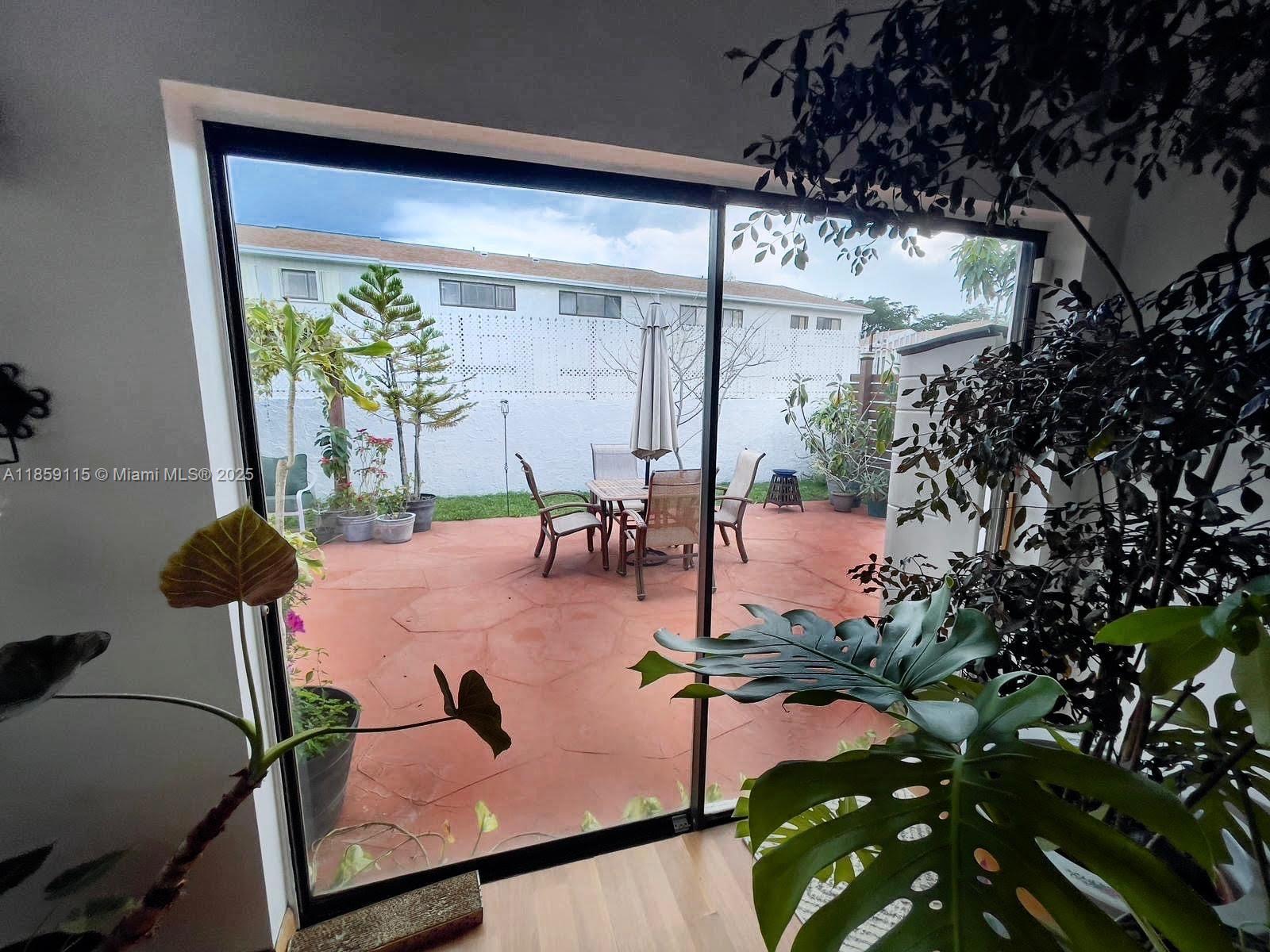 VILLAS ON THE GREEN - Residential