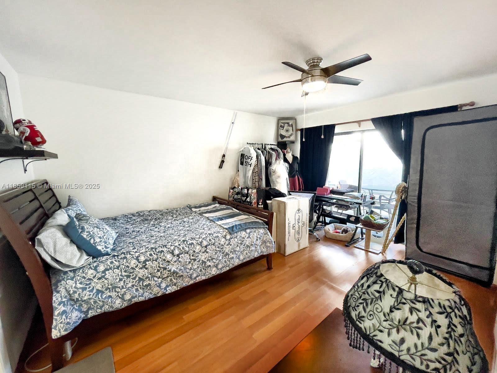 VILLAS ON THE GREEN - Residential