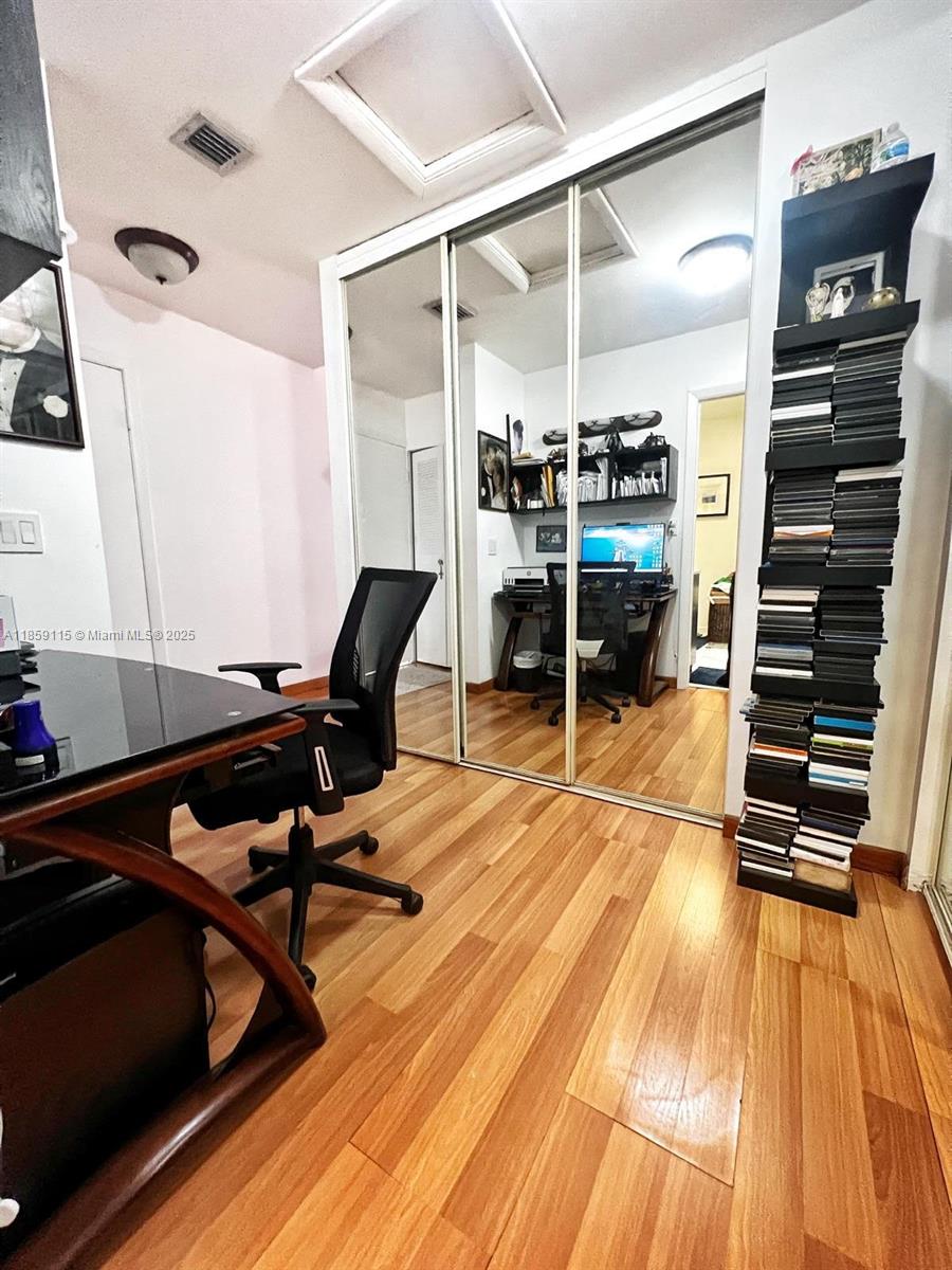 VILLAS ON THE GREEN - Residential