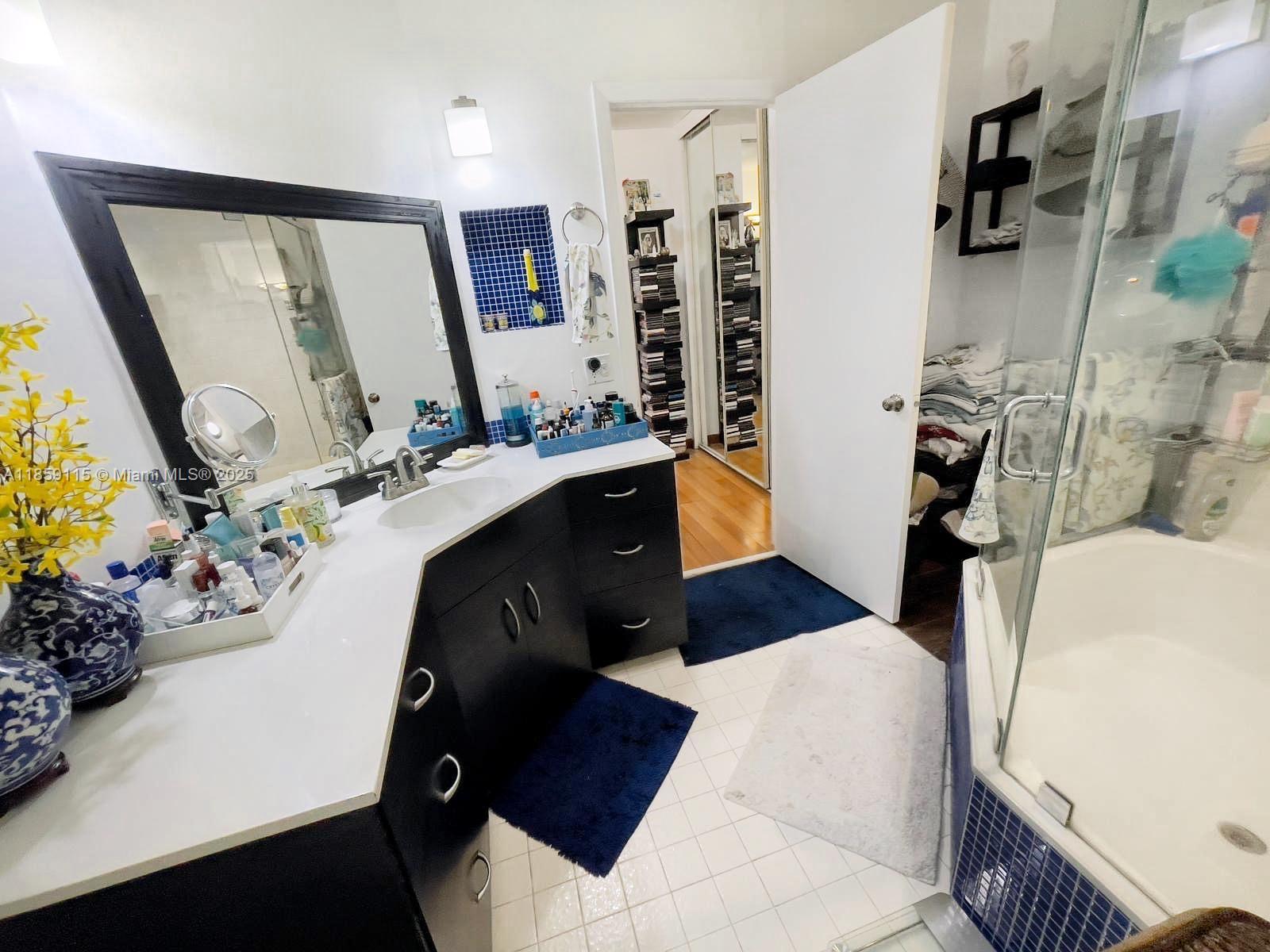 VILLAS ON THE GREEN - Residential