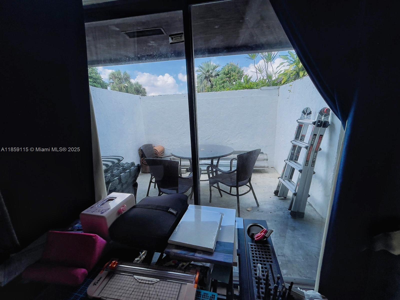 VILLAS ON THE GREEN - Residential