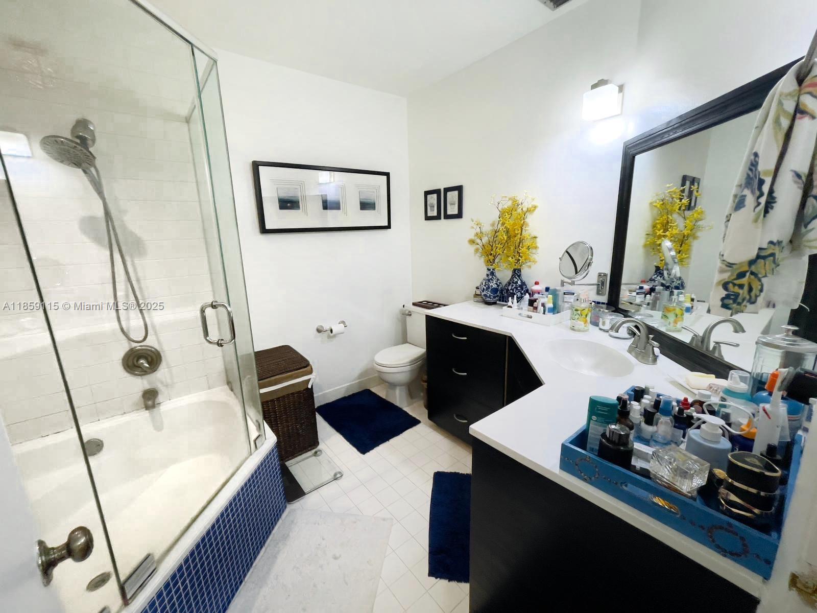 VILLAS ON THE GREEN - Residential