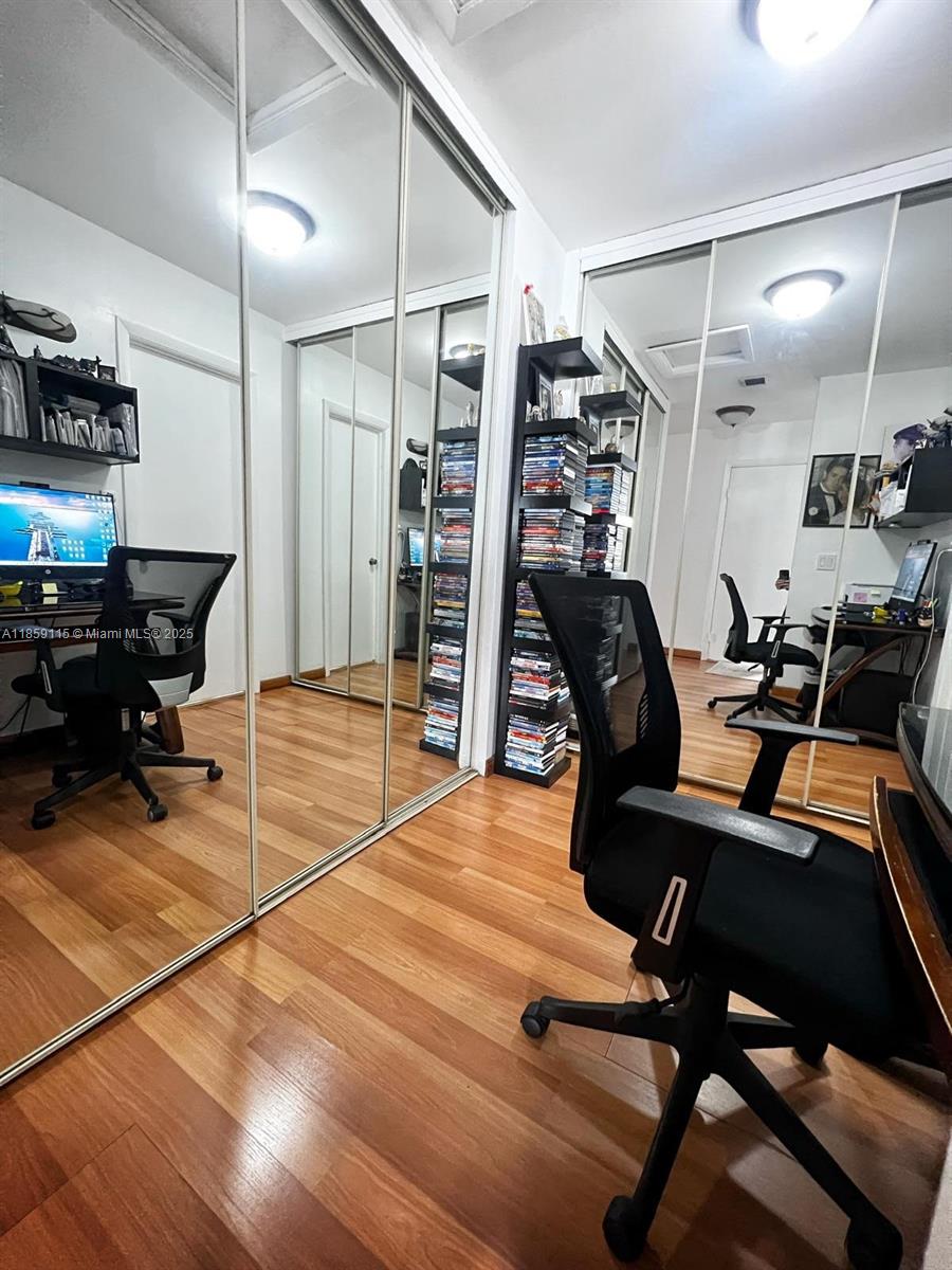 VILLAS ON THE GREEN - Residential