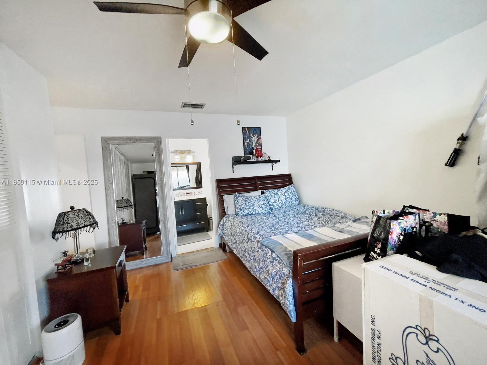 VILLAS ON THE GREEN - Residential