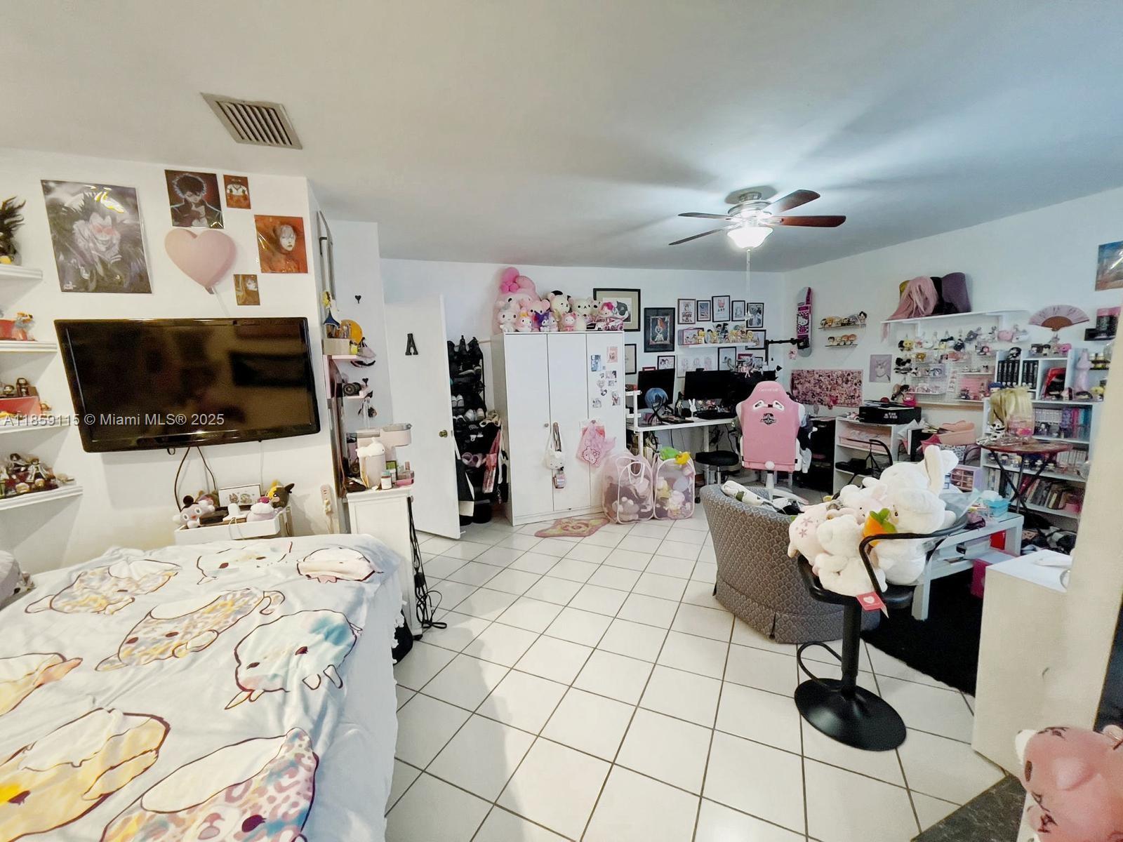 VILLAS ON THE GREEN - Residential