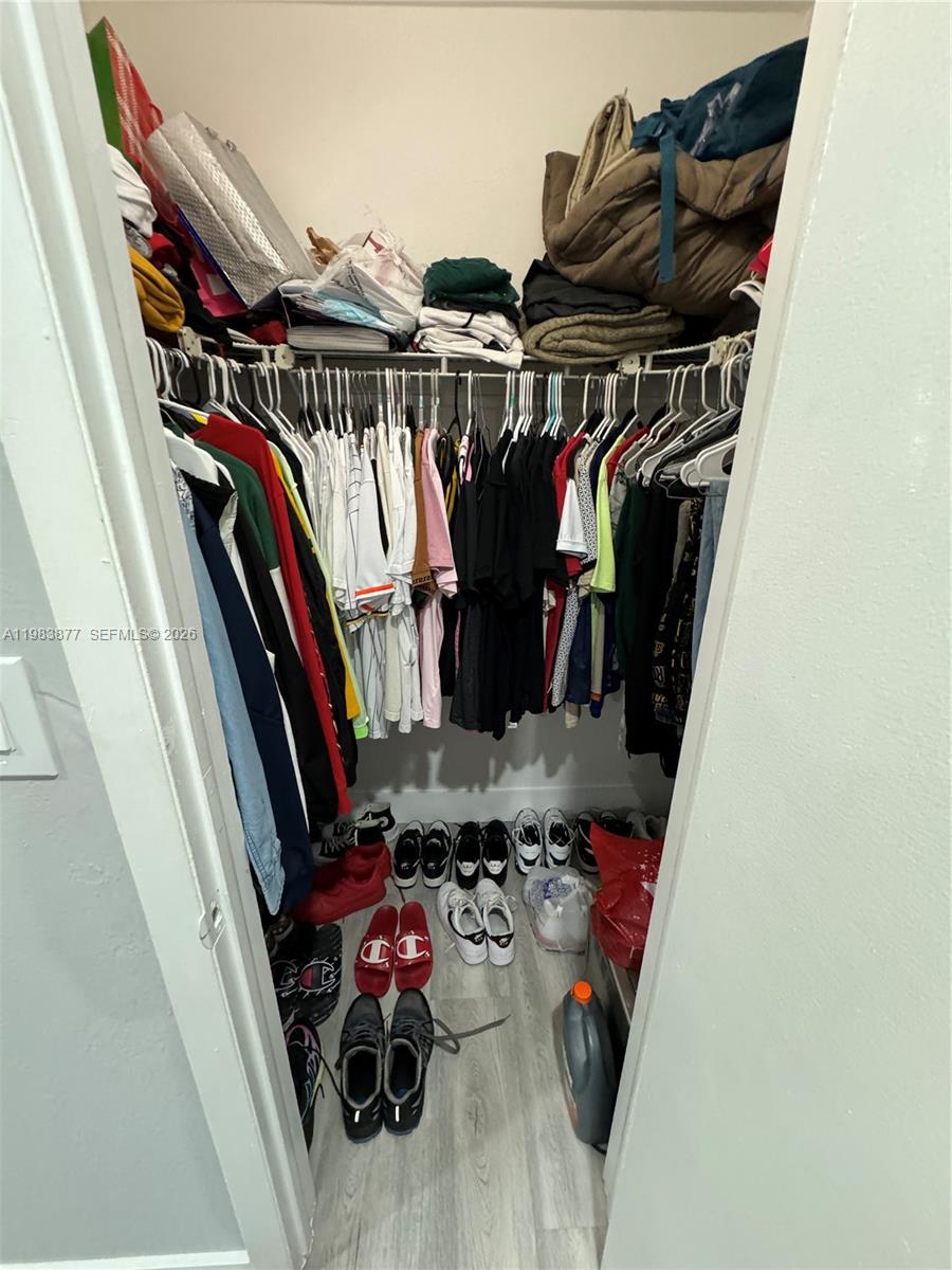 W & C CONDO - Residential