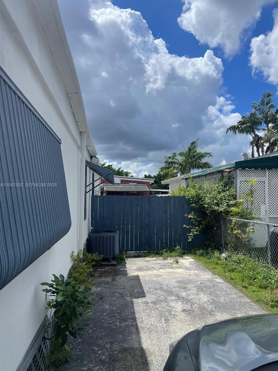 13110 SW 10th ST, Miami, FL, 33184/$130,000 3 13110 SW 10th ST