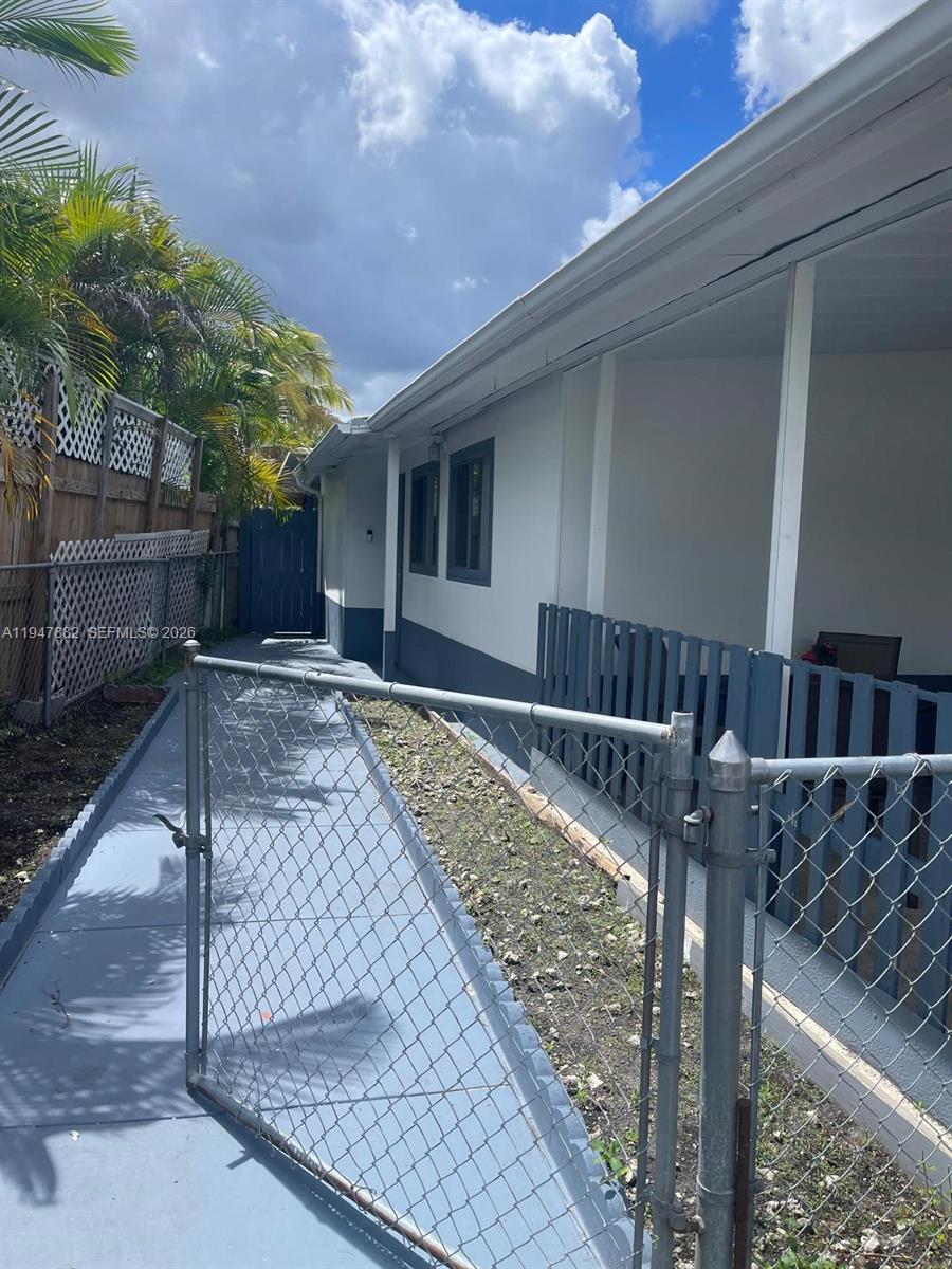 13110 SW 10th ST, Miami, FL, 33184/$130,000 2 13110 SW 10th ST