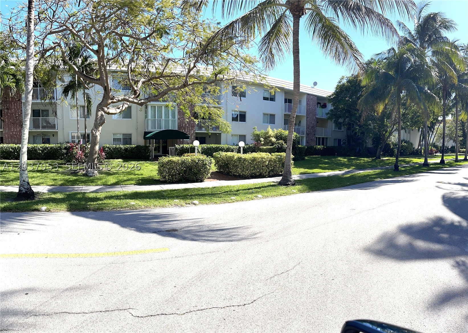240 Galen Dr 214