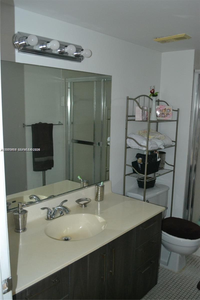 PALM LAKES CONDO - Residential Lease