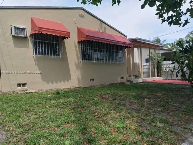 Central location near Brickell, Downtown, Beaches. Single family offers 2 bedrooms, 1 bathroom, separate living, dining areas and bonus room, kitchen and bathroom. Parking spaces in front and back of the house.