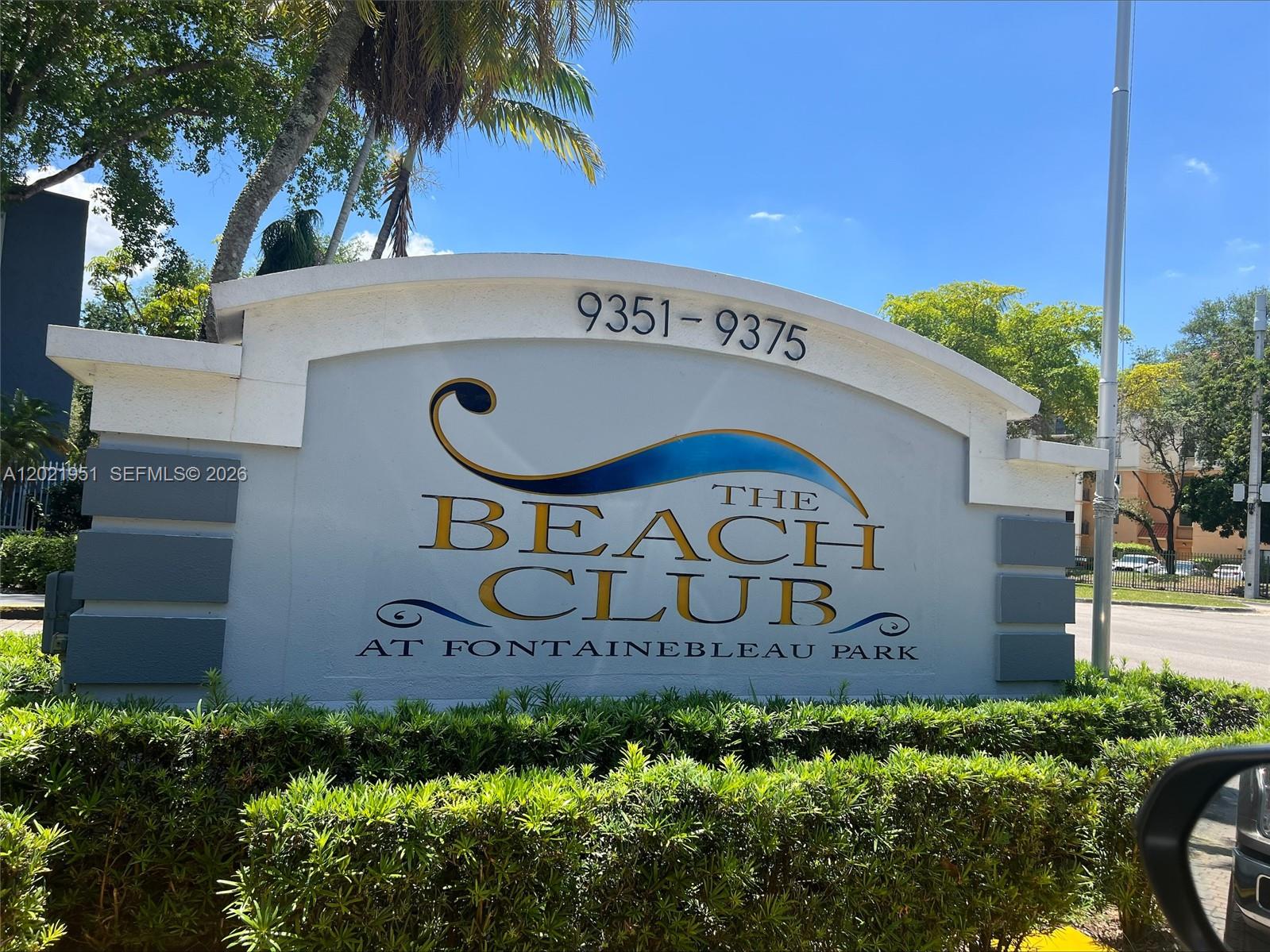 THE BEACH CLUB FONTAINEBL - Residential