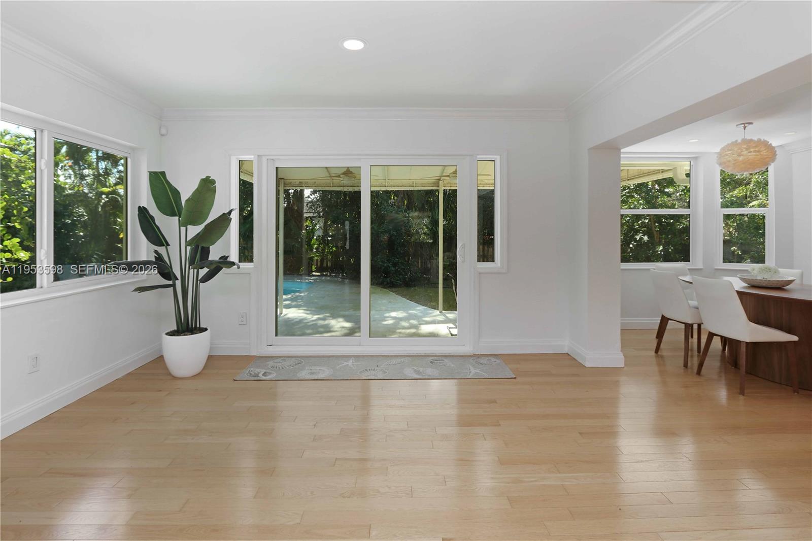 HOLLYWOOD LAKES SECTION - Residential