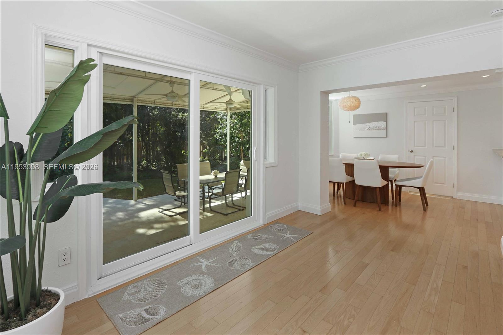 HOLLYWOOD LAKES SECTION - Residential