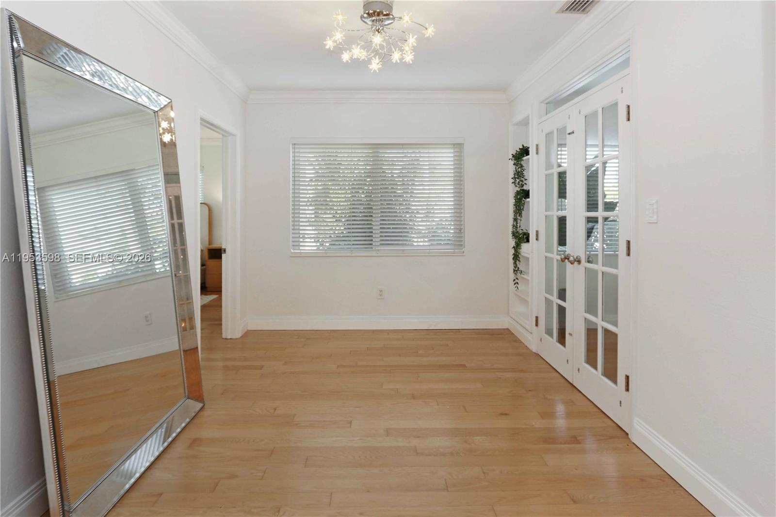 HOLLYWOOD LAKES SECTION - Residential