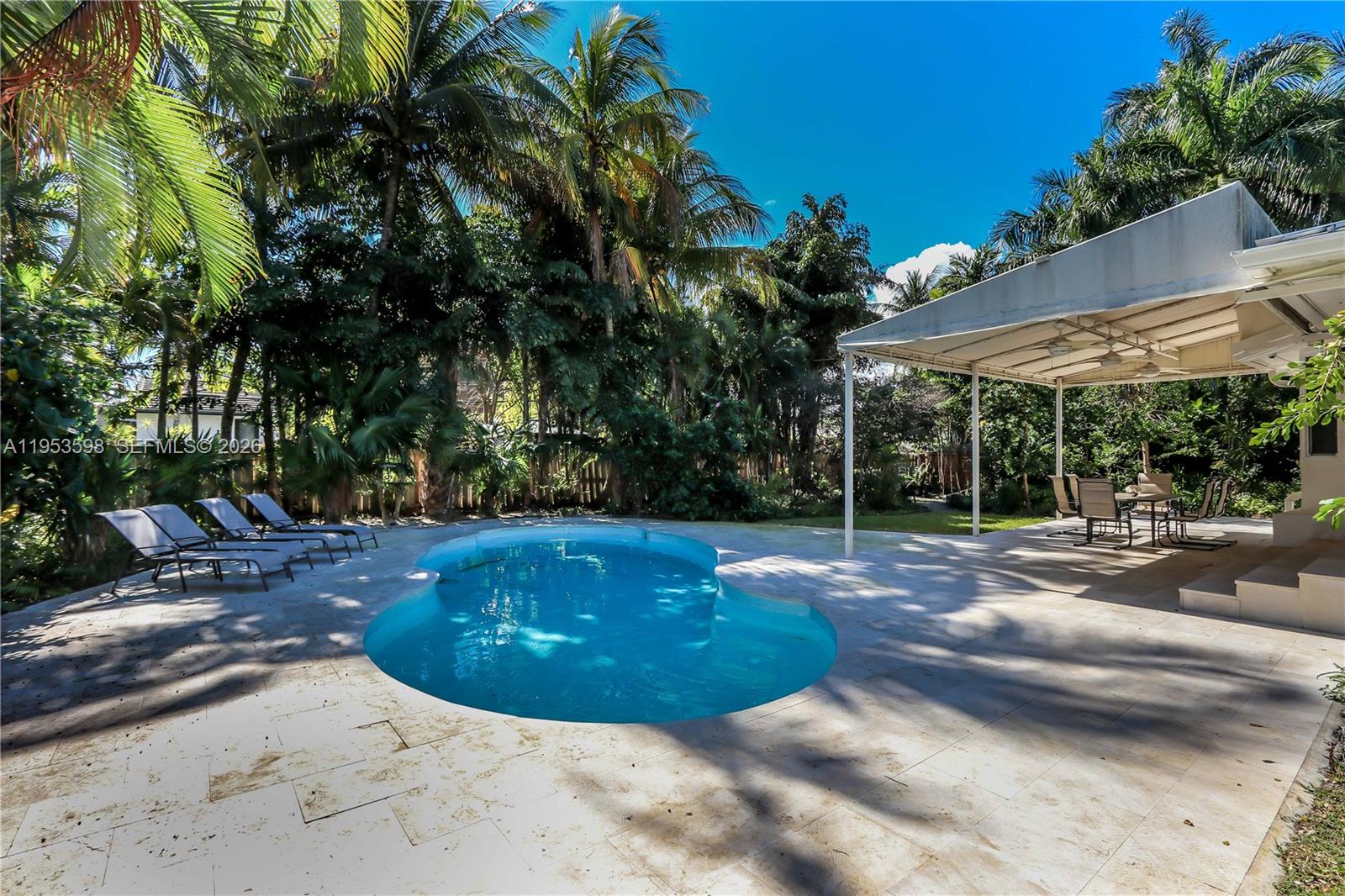 HOLLYWOOD LAKES SECTION - Residential