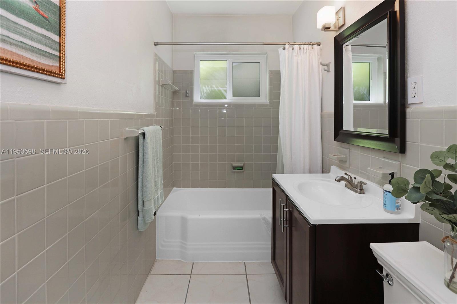 HOLLYWOOD LAKES SECTION - Residential