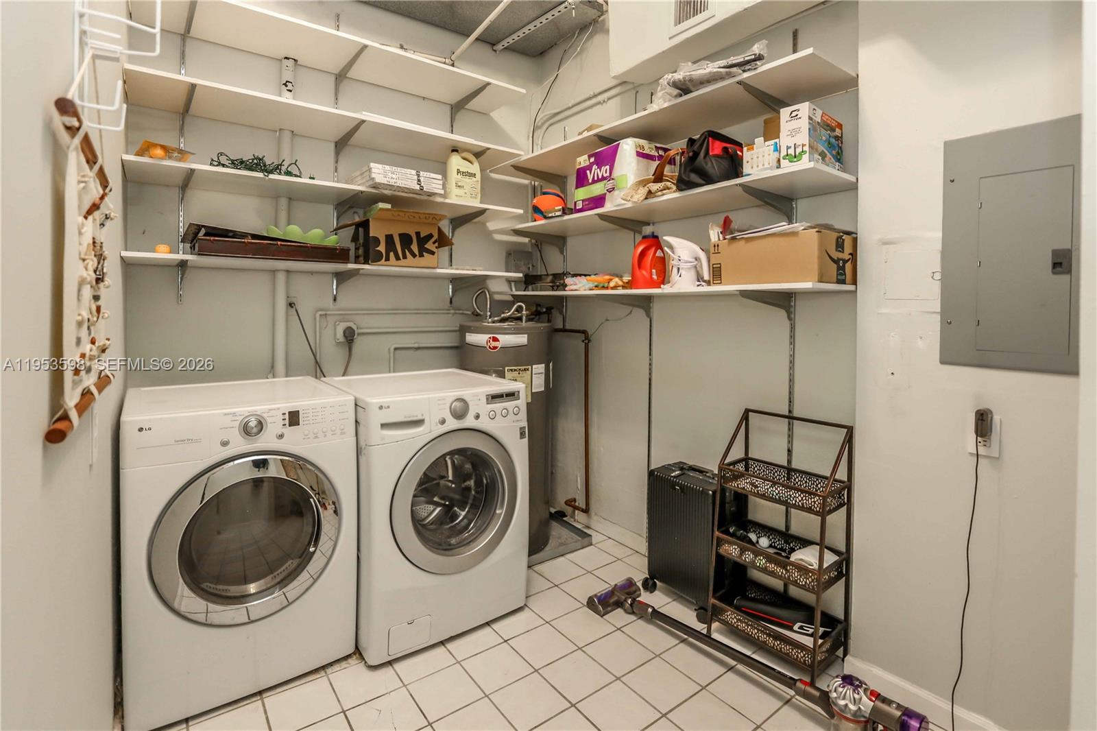 HOLLYWOOD LAKES SECTION - Residential