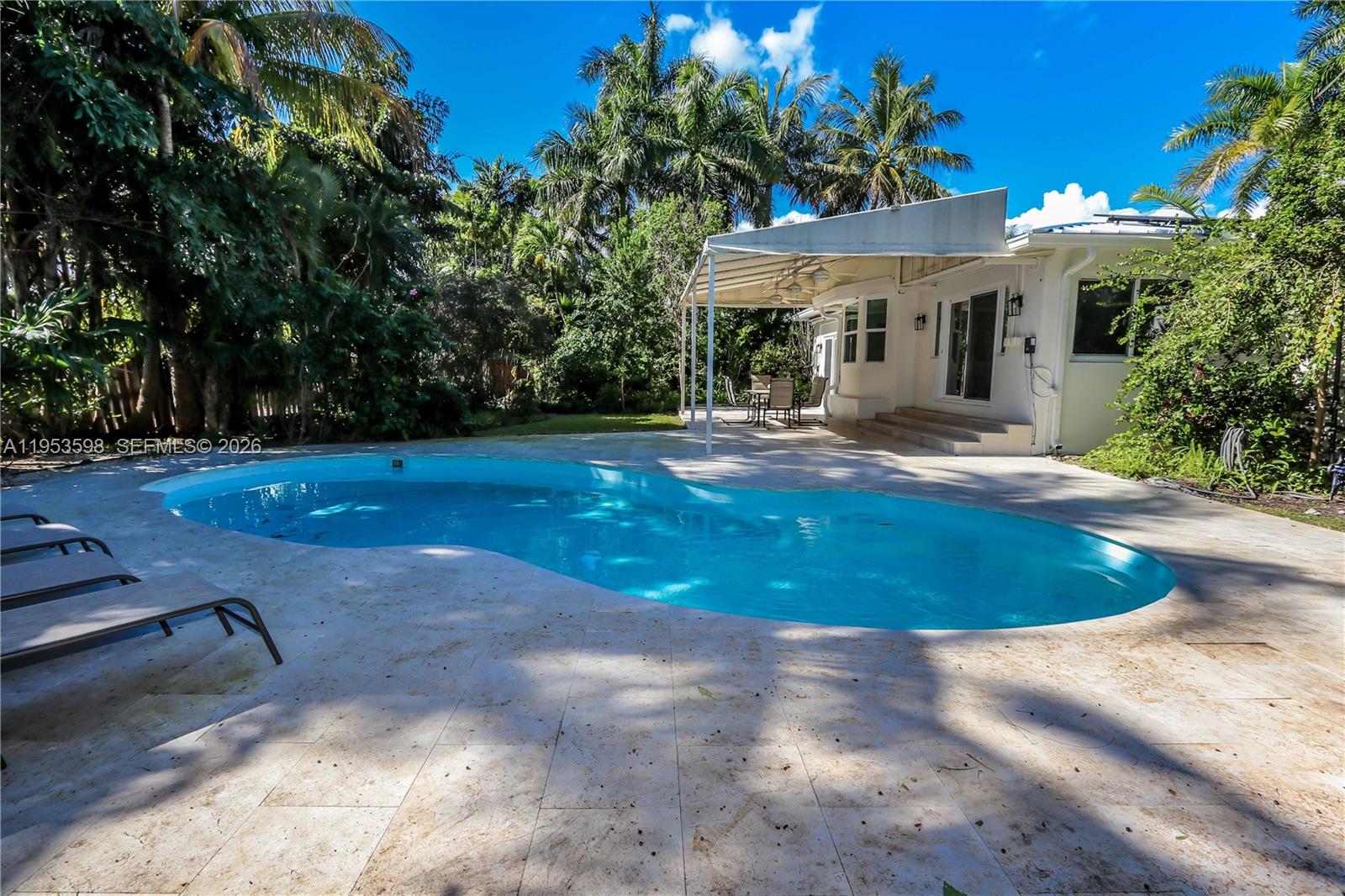 HOLLYWOOD LAKES SECTION - Residential