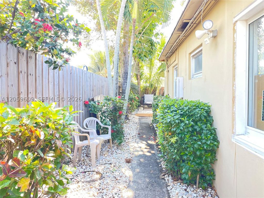 Photo of 420 NE 14th Ave #3, Fort Lauderdale, FL 33301 (MLS # A12059609)
