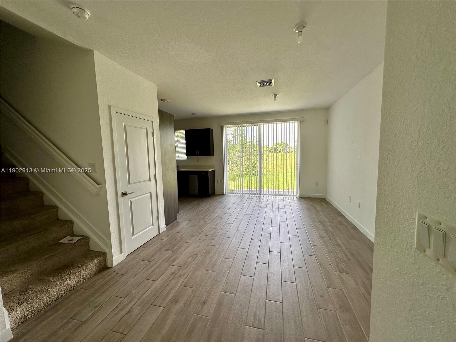 TOWNS AT SEASCAPE - Residential