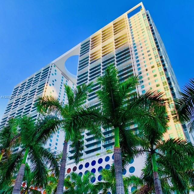 500 Brickell Ave 2208