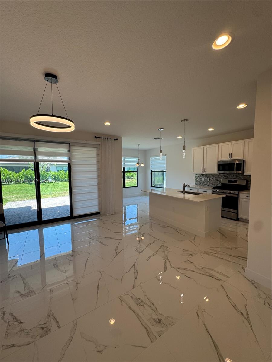12612 SW Green Creek Dr