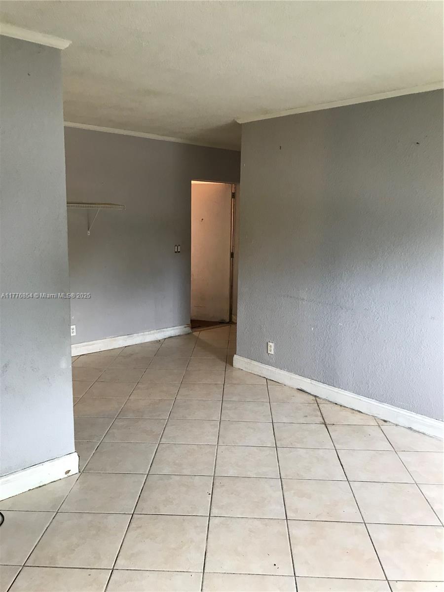 ENCLAVE AT CROWN PARK CON - Residential