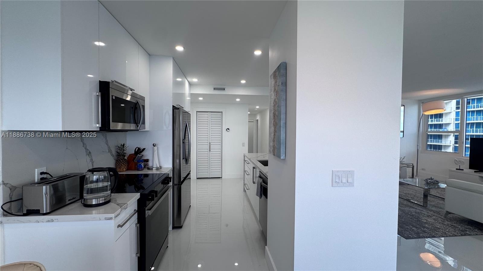 ALEXANDER TOWERS CONDO - Residential Lease