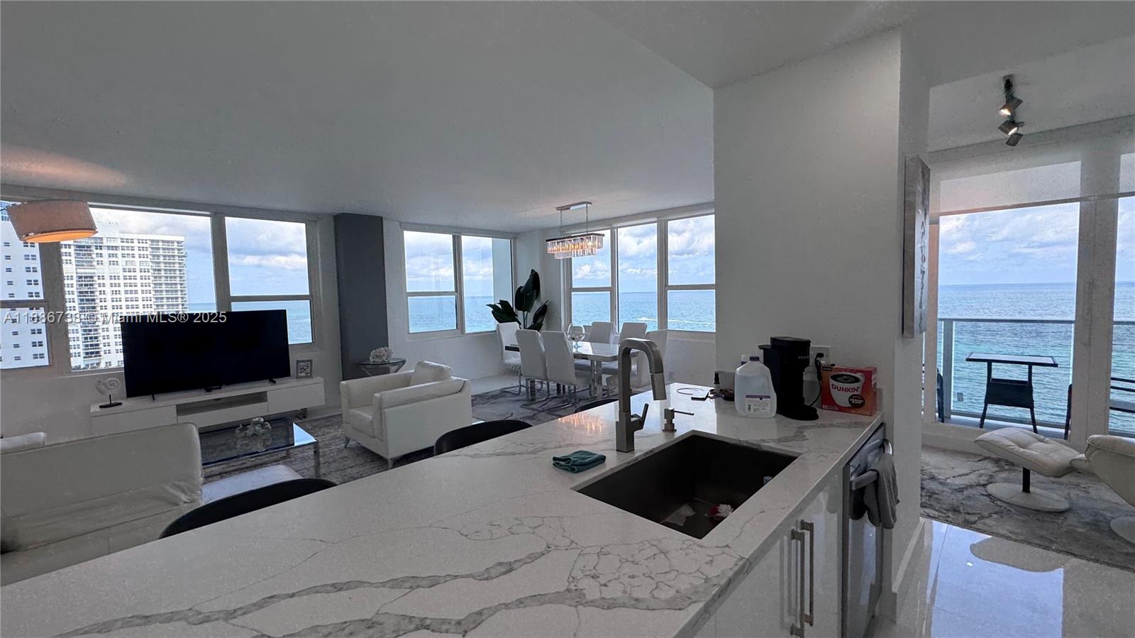 ALEXANDER TOWERS CONDO - Residential Lease
