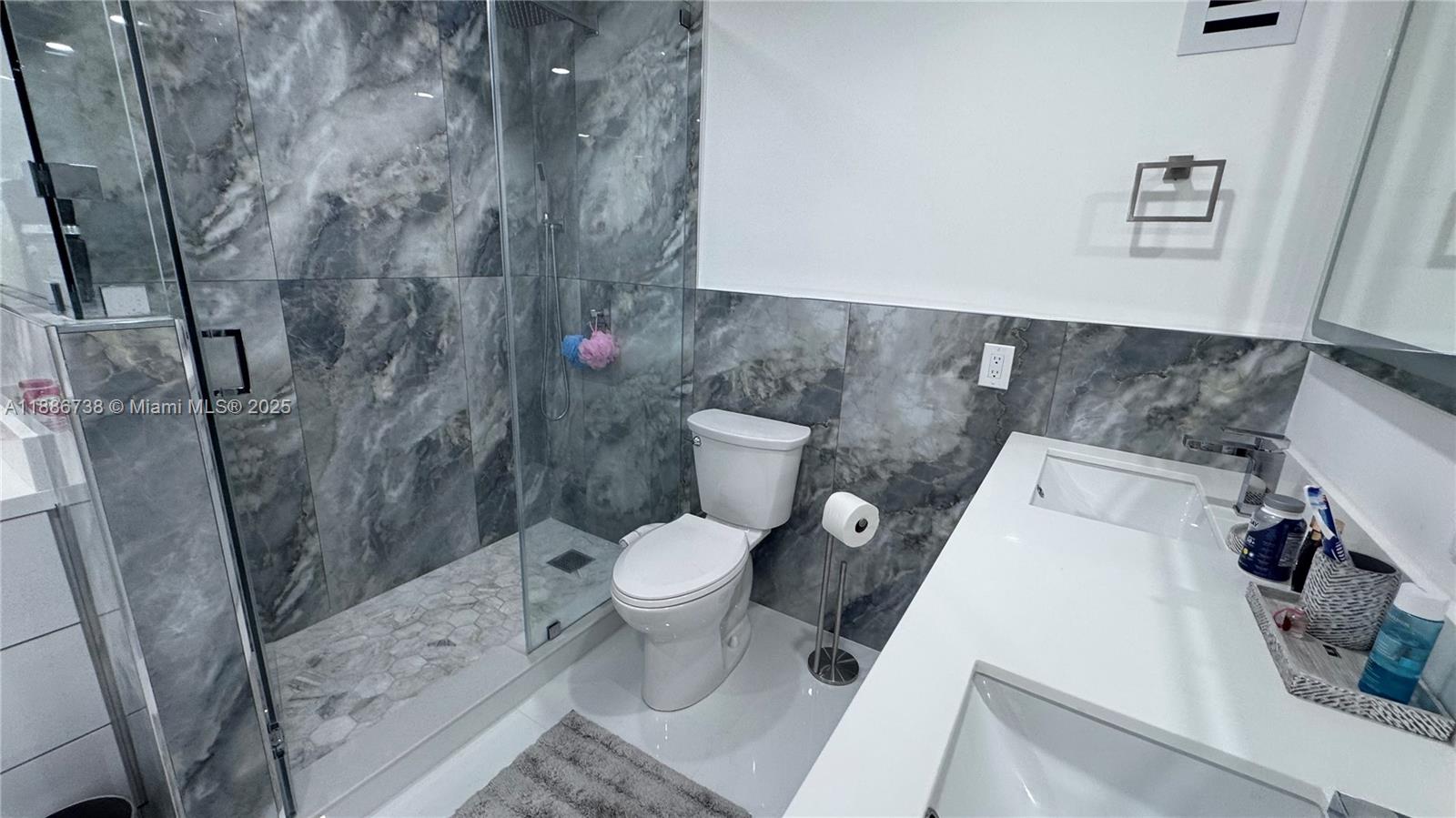 ALEXANDER TOWERS CONDO - Residential Lease