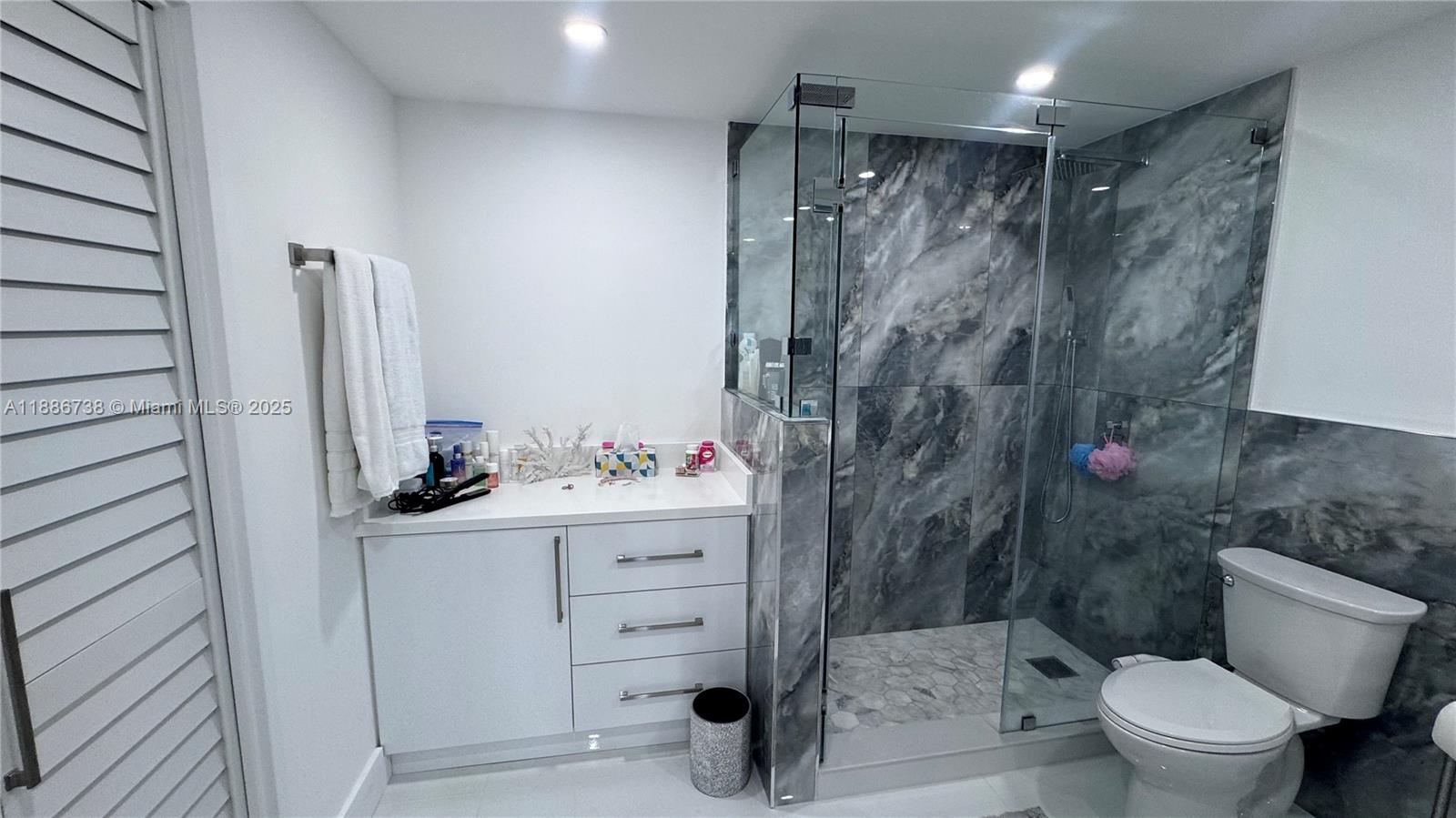 ALEXANDER TOWERS CONDO - Residential Lease