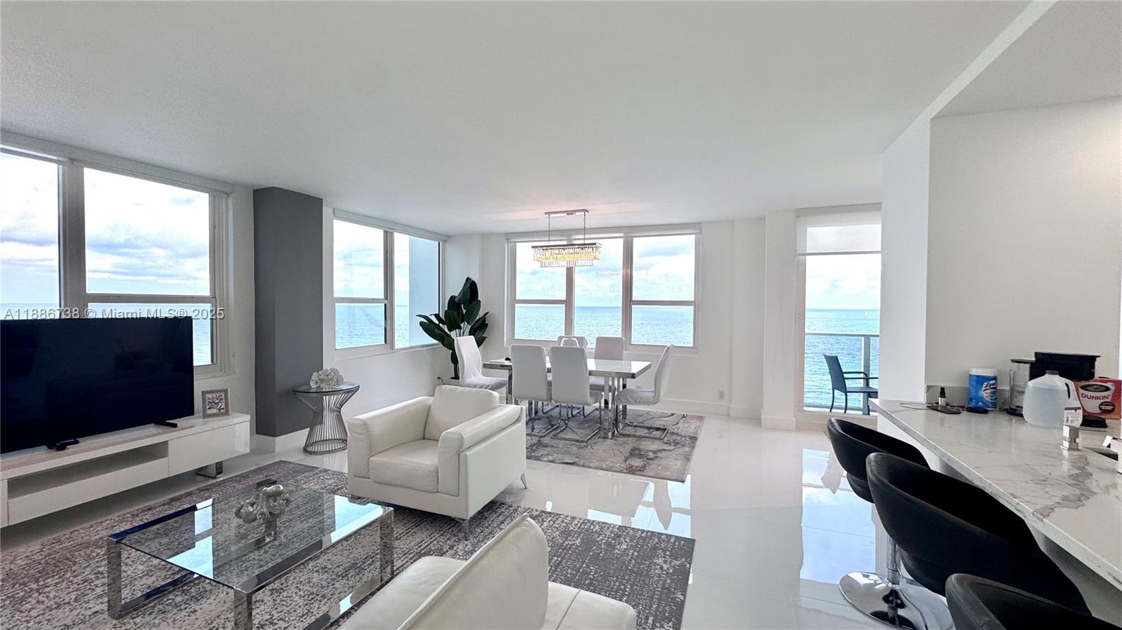 ALEXANDER TOWERS CONDO - Residential Lease