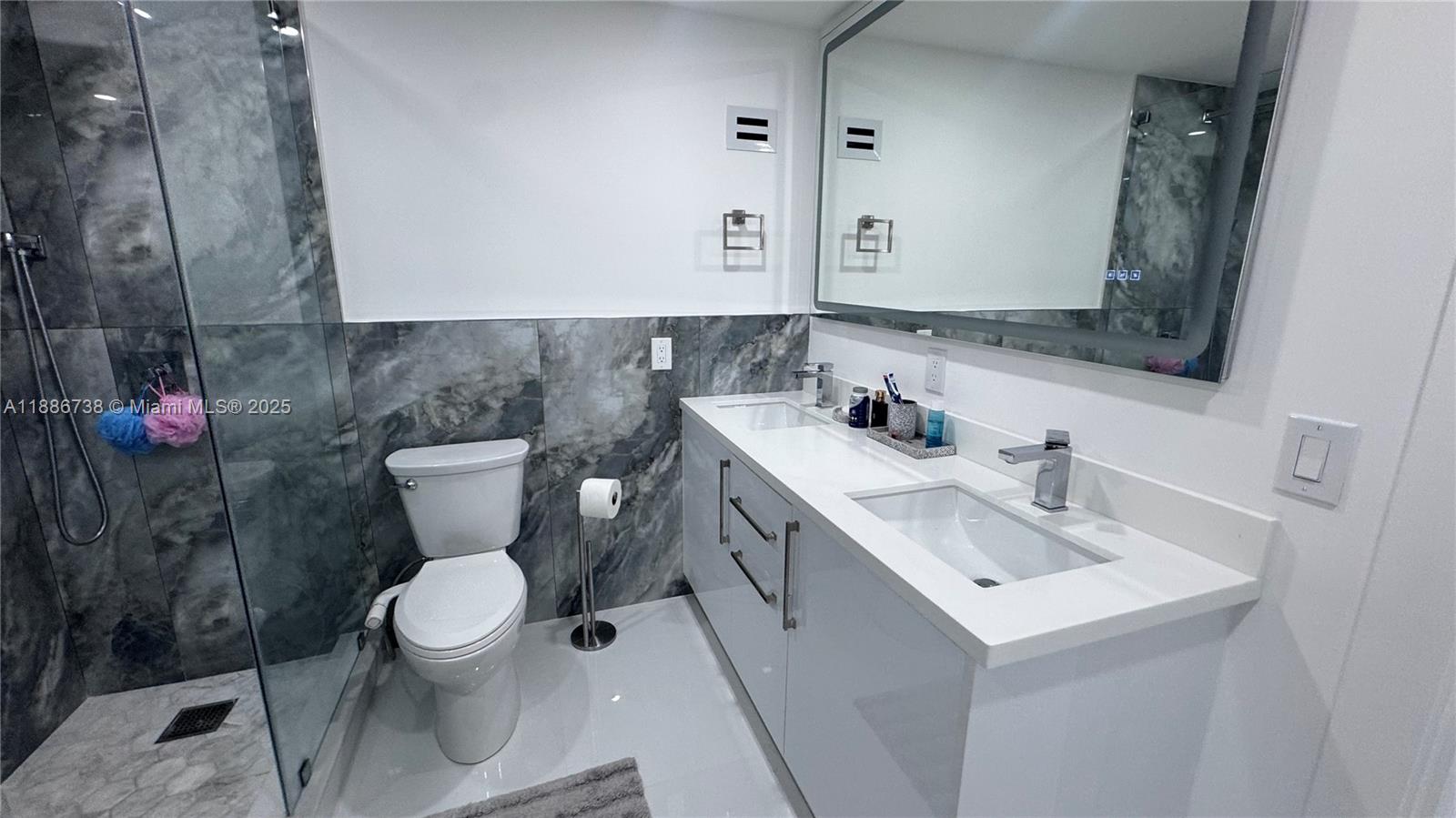 ALEXANDER TOWERS CONDO - Residential Lease